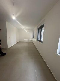 Nekretnina: Crveni Krst, nov, lux