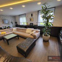 Nekretnina: PETOSOBAN STAN SA DVE GARAŽE-GRBAVICA