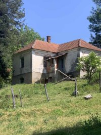 Nekretnina: Prodajem dve kuce Pepeljevac-Lajkovac