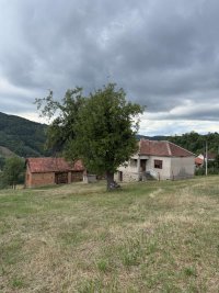 Nekretnina: Prodajem kucu u selu Viča-Lučani