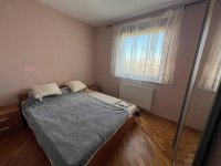 Nekretnina: Fantastican trosoban uknjizen stan