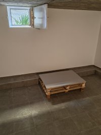 Nekretnina: Prodajem magacin-garazu u Zemun Polju