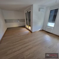 Nekretnina: Nov, lux, troiposoban, centar