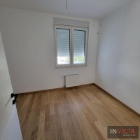 Nekretnina: Nov, lux, troiposoban, centar