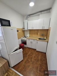 Nekretnina: Manji jednoiposoban, širi centar-Kisačka