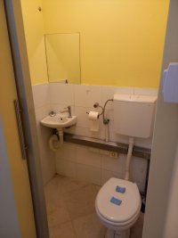 Nekretnina: Izdajem lokal površine 18 m2 Bogdana Tirnanica 12, kod Lidla 