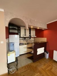 Nekretnina: TROSOBAN STAN KOD SAJMA- SA GARAŽOM ID#7005