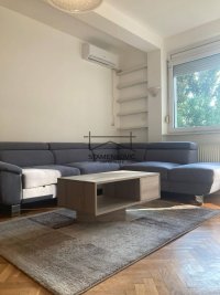 Nekretnina: Izdaje se prostoran lepo opremljen stan u centru sa parkingom u dvoristu! ID#6871