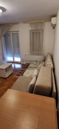 Nekretnina: Izdaje se garsonjera u CENTRU grada!! ID#6869