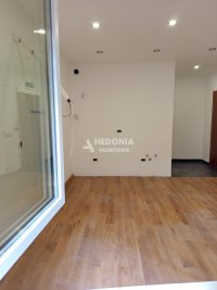 Nekretnina: Slavujev venac, nov, 0.5, renoviran, useljiv ID#10207