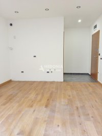 Nekretnina: Slavujev venac, nov, 0.5, renoviran, useljiv ID#10207