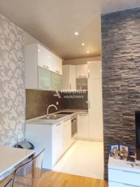 Nekretnina: Slavujev venac, noviji, 2.5, opremljen, parking ID#10142