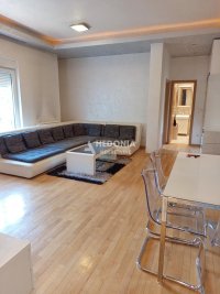 Nekretnina: Slavujev venac, noviji, 2.5, opremljen, parking ID#10142