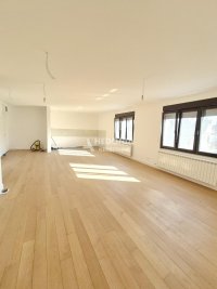 Nekretnina: Zemun, centar, nov, 4.0, svetao, moderan ID#10133