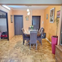 Nekretnina: Zemun polje, Centar, 2.5, renoviran + GARAŽA ID#10014