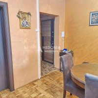 Nekretnina: Zemun polje, Centar, 2.5, renoviran + GARAŽA ID#10014