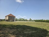 Nekretnina: Gradjevinsko zemljište od 1 ha sa porodičnom kućom u Dučini, Kosmaj, Sopot ID#8325