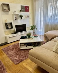 Nekretnina: 2-soban, 47m2, lux, prodaja sa kompletnim nameštajem, Koste Racina ID#1297