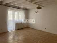 Nekretnina: Izdaje se prostran stan na top lokaciji ID#2753