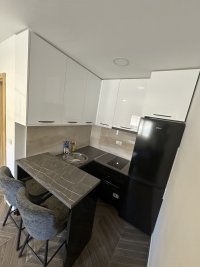 Nekretnina: Prodajem nov uknjizen stan na Novoj Detelinari