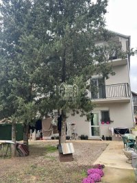 Nekretnina: Kuća P=270m2+16m2 terase,tri stana -Ledena Stena ID#2351