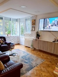 Nekretnina: Medaković III, 3.5, renoviran, dvorište ID#10266