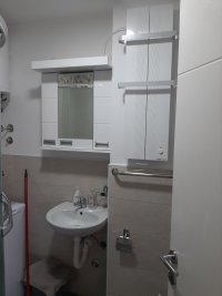 Nekretnina: Izdajem dvosoban stan u vrnjackoj banji na duzi period