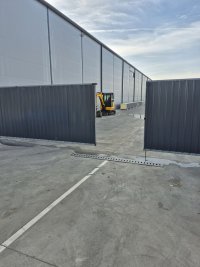 Nekretnina: Izdaje se više hala, Batajnica