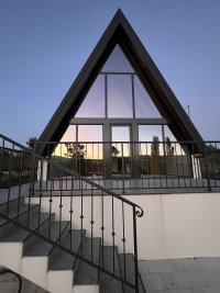 Nekretnina: Na prodaju 2 A-Frame kuce sa bazenima