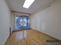 Nekretnina: VOZDOVAC Južni bulevar ID: 94902134