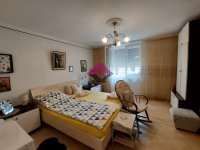 Nekretnina: Zemun, naselje 13.maj, 3.0 sa terasom i podrumom, namešten ID#1569