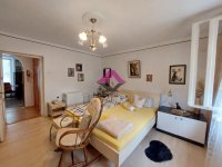 Nekretnina: Zemun, naselje 13.maj, 3.0 sa terasom i podrumom, namešten ID#1569