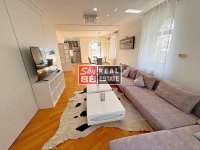 Nekretnina: 4,0 Senjak , rezidencijana zona , dvoriste , oarking , lux ID#2449