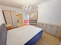 Nekretnina: 4,0 Senjak , rezidencijana zona , dvoriste , oarking , lux ID#2449