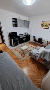 Nekretnina: Žarkovo, 30m2, namešten,  270 evra