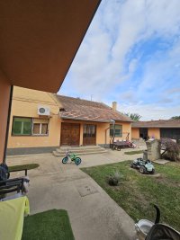 Nekretnina: Prodaju se dve kuce na placu u Backoj Topoli