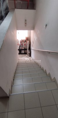 Nekretnina: lokal, Zemun, Trg Branka Radičevića, 130m2, I sprat ID#1585