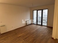 Nekretnina: U mirnoj zgradi sa liftom, lux opremljen i namešten apartman. ID#135727