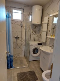 Nekretnina:  Vlasnik izdaje jednoiposoban stan,Krnjača-METRO