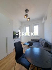 Nekretnina: Centar, 22m2, prvi sprat, namešten