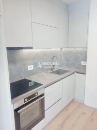 Nekretnina: Zemun polje, Centar, 2.5, renoviran, UKNJIŽEN ID#10421