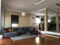 Nekretnina: Izdaje se porodicna kuca u Zemunu