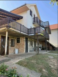 Nekretnina: Porodična kuća sa velikim placem i kompletnom infrastrukturom –  ČORTANOVCI ID#7167