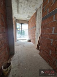 Nekretnina: ATRAKTIVAN LOKAL NA ODLIČNOJ POZICIJI SA PARKINZIMA