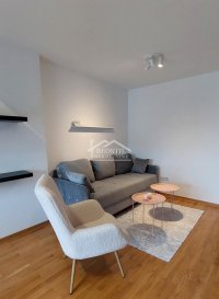 Nekretnina: Dobar stan, vrhunska lokacija ID#24948