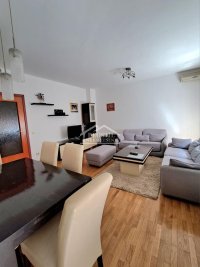 Nekretnina: Crveni krst, trosoban sa dva garažna mesta ID#25001