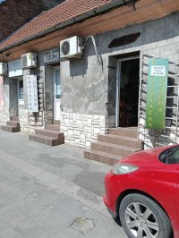 Nekretnina: Prodajem tri lokala u centru Zrenjanina