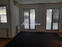 Nekretnina: Poslovni objekat za izdavanje Centar ID#515458