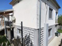 Nekretnina: Sredjena kuca 200m2 sa visokim zidovima i potpuno privatnoscu-4km od Soko Banje-Resnik