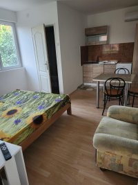 Nekretnina: Sredjena kuca 200m2 sa visokim zidovima i potpuno privatnoscu-4km od Soko Banje-Resnik